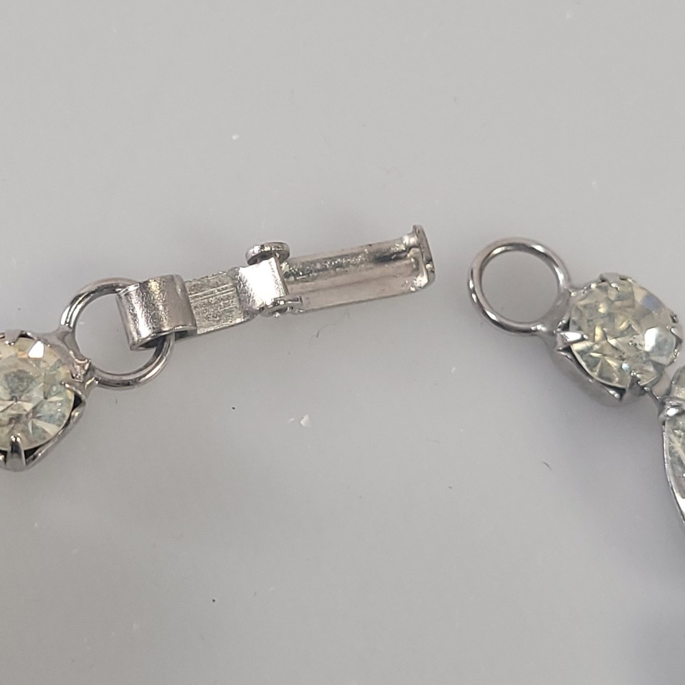 Weiss Vintage Clear Rhinestone Marquise Round Silver Tone Bracelet 6.25 Inch - Picture 5 of 7